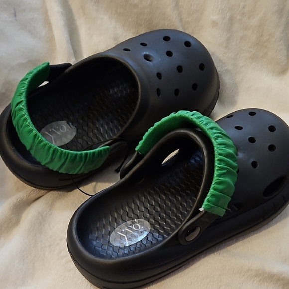 yvo Women's Black & Green Straps Clogs Cushioned Size 6-7 - Picture 8 of 9